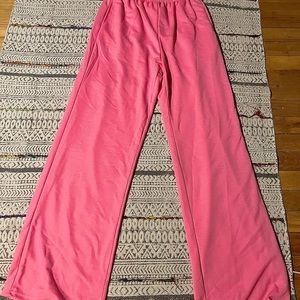 Soft thin sweatpants. Perfect for summer, super comfortable and cute!!